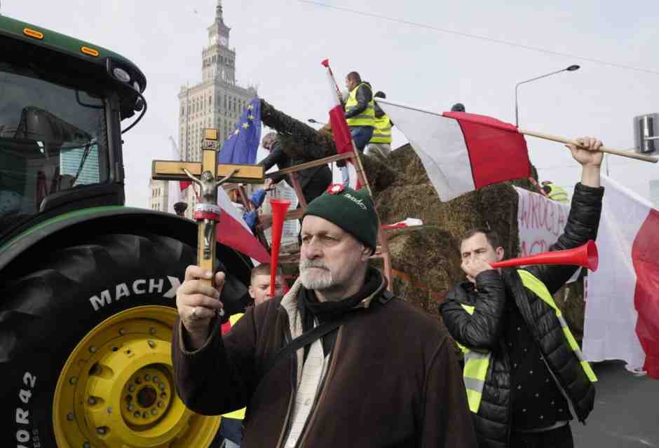 I trattori polacchi, dal confine con l'Ucraina a Varsavia