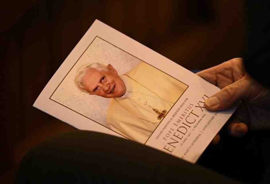I media vaticani riesumano Ratzinger per giustificare "Fiducia supplicans"