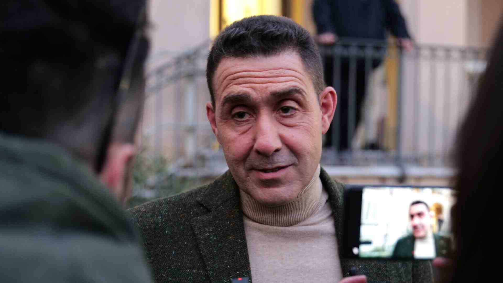 Crosetto risponde a Salvini sulla sospensione di Vannacci: "Tra un po' finirò le guance da porgere"