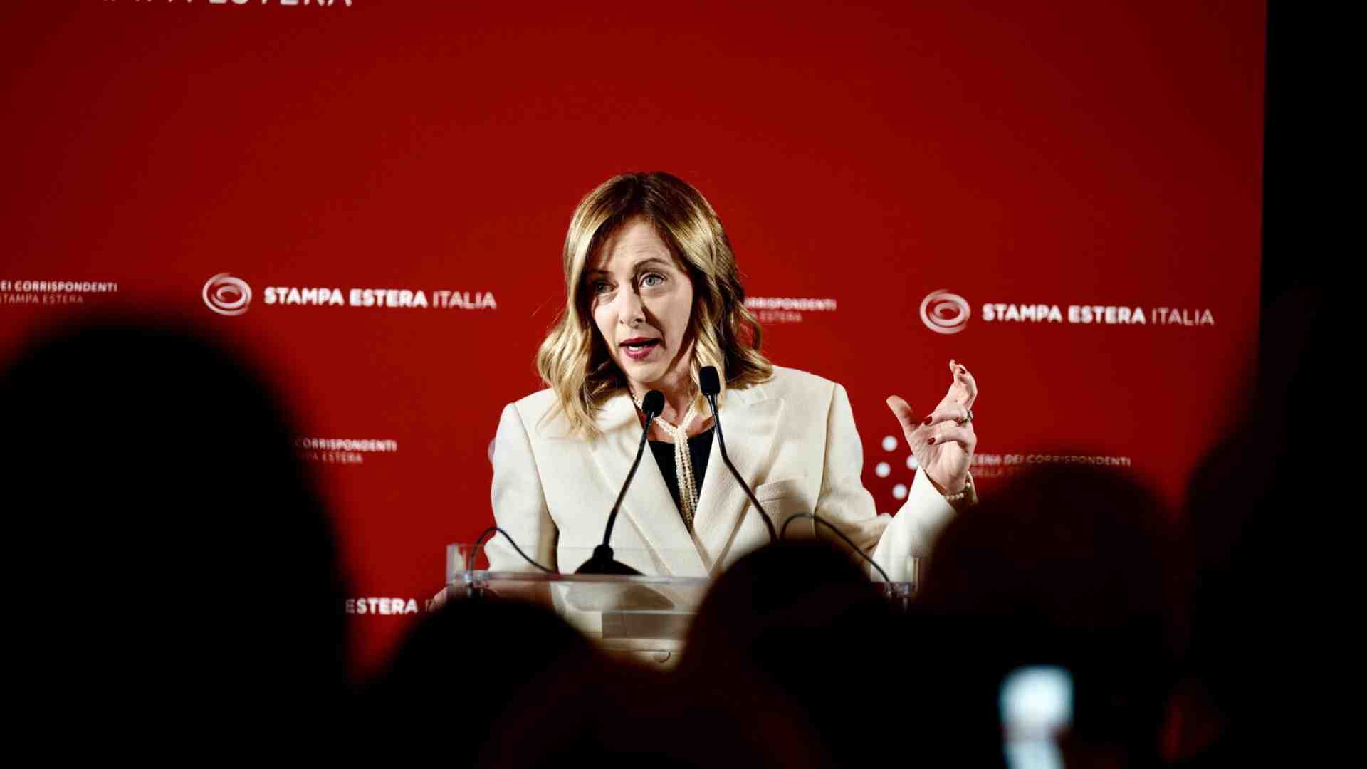 Meloni ride e balla, sarà forse per il 3 per cento della Lega?