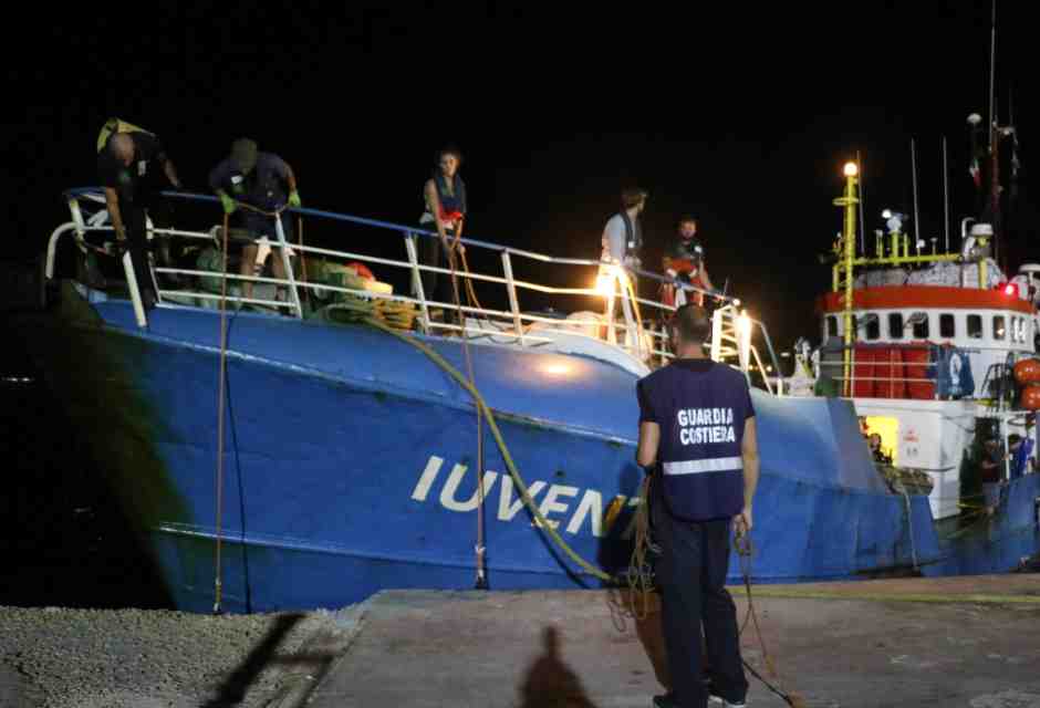 Un processo farsa contro le ong. Sette anni di illazioni sui “taxi del mare”, un danno allo stato di diritto