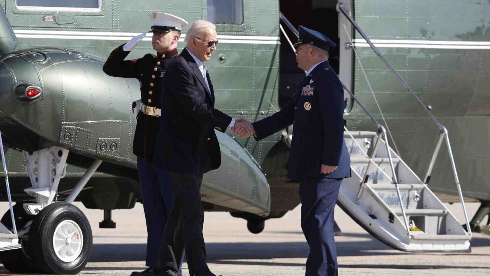 Il duello di Biden e Trump al confine con il Messico