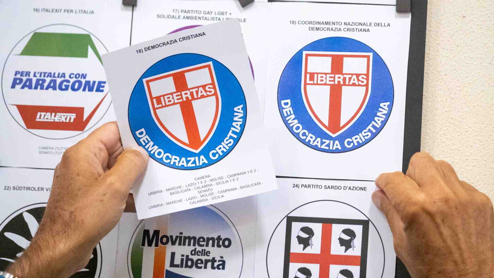 Per fortuna i cattolici possono ancora votare con il naso turato. Di metter su casa da soli non è aria