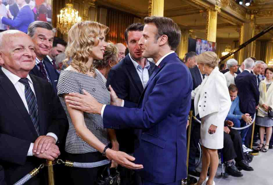 Le confessioni della figlia di Brigitte Macron nel suo ultimo romanzo, "Assises"