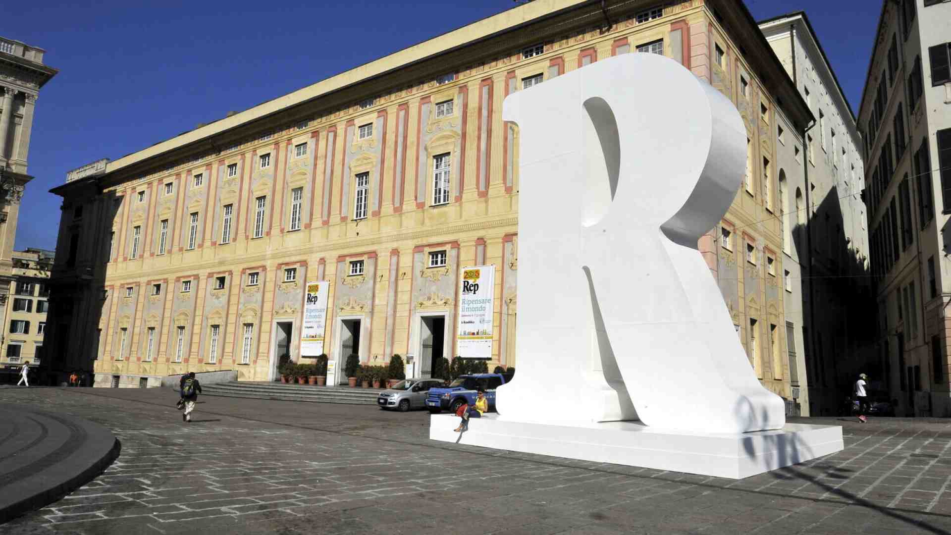 La lezione di Rep. su dossieraggio e deontologia. Con effetti surreali