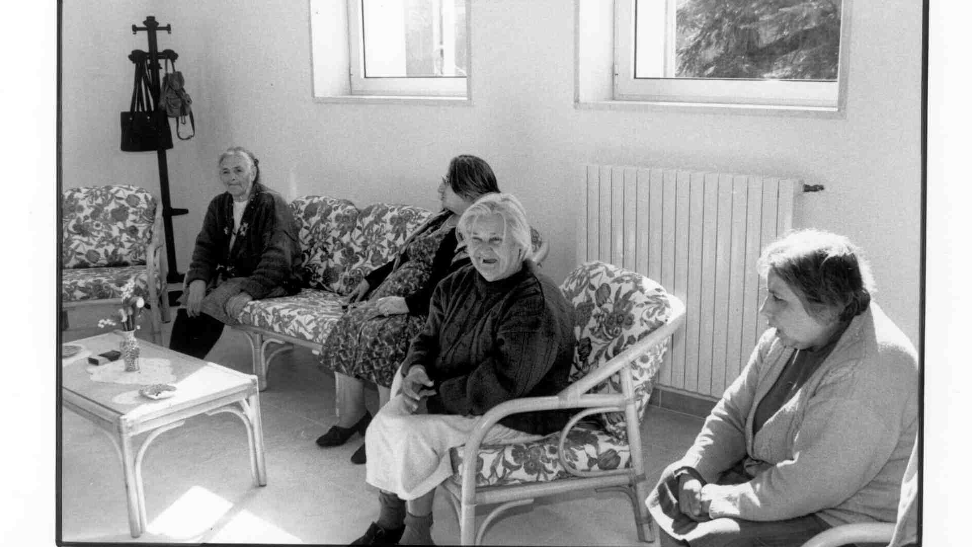 Storia di Rosa, coetanea di Basaglia, e delle altre nei manicomi. Era mia nonna