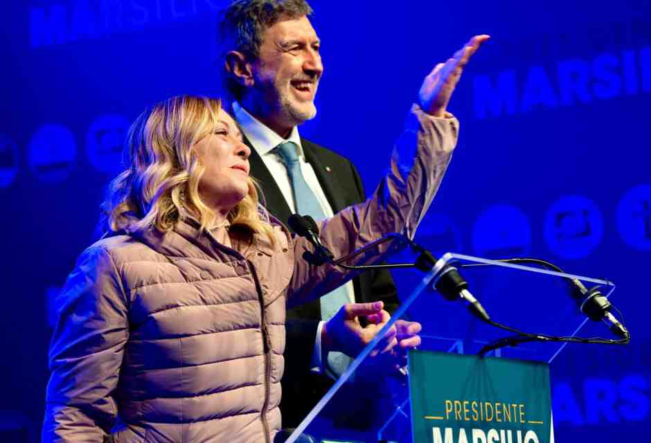 Se si votasse sui social in Abruzzo vincerebbe Marsilio