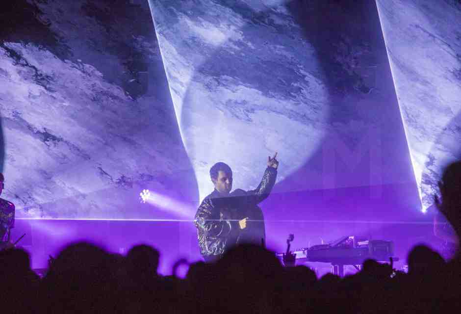 “Antipop” è la storia di Cosmo. Tra debolezze, crisi e vita vera