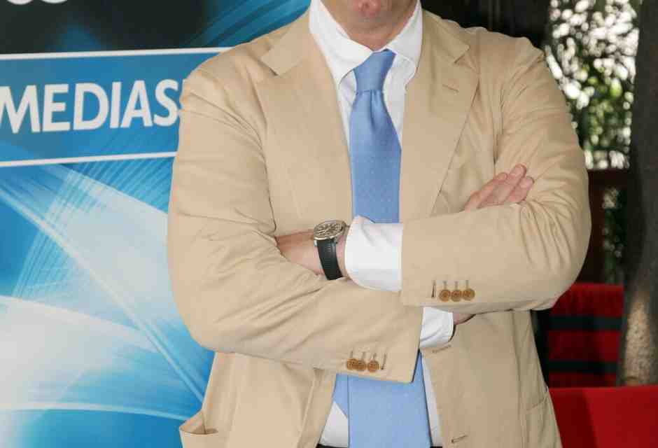 Il regista occulto di Mediaset. Ritratto di Mauro Crippa