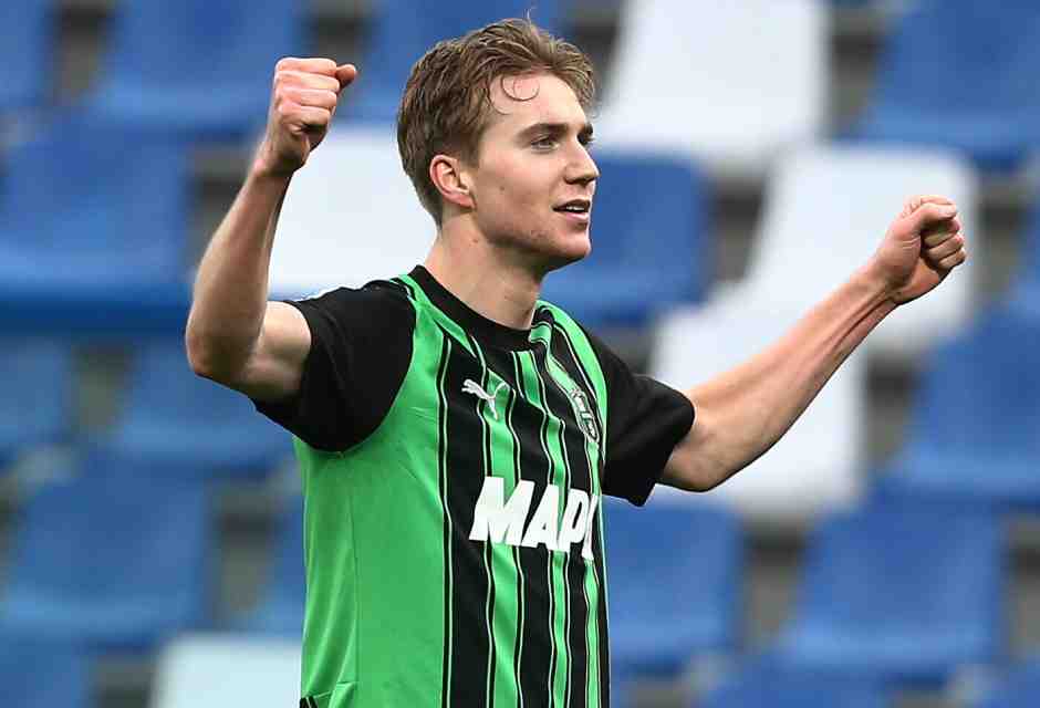 La compostezza di Kristian Thorstvedt in un calcio dove il Var ha amplificato la non fiducia tra calciatori e arbitri