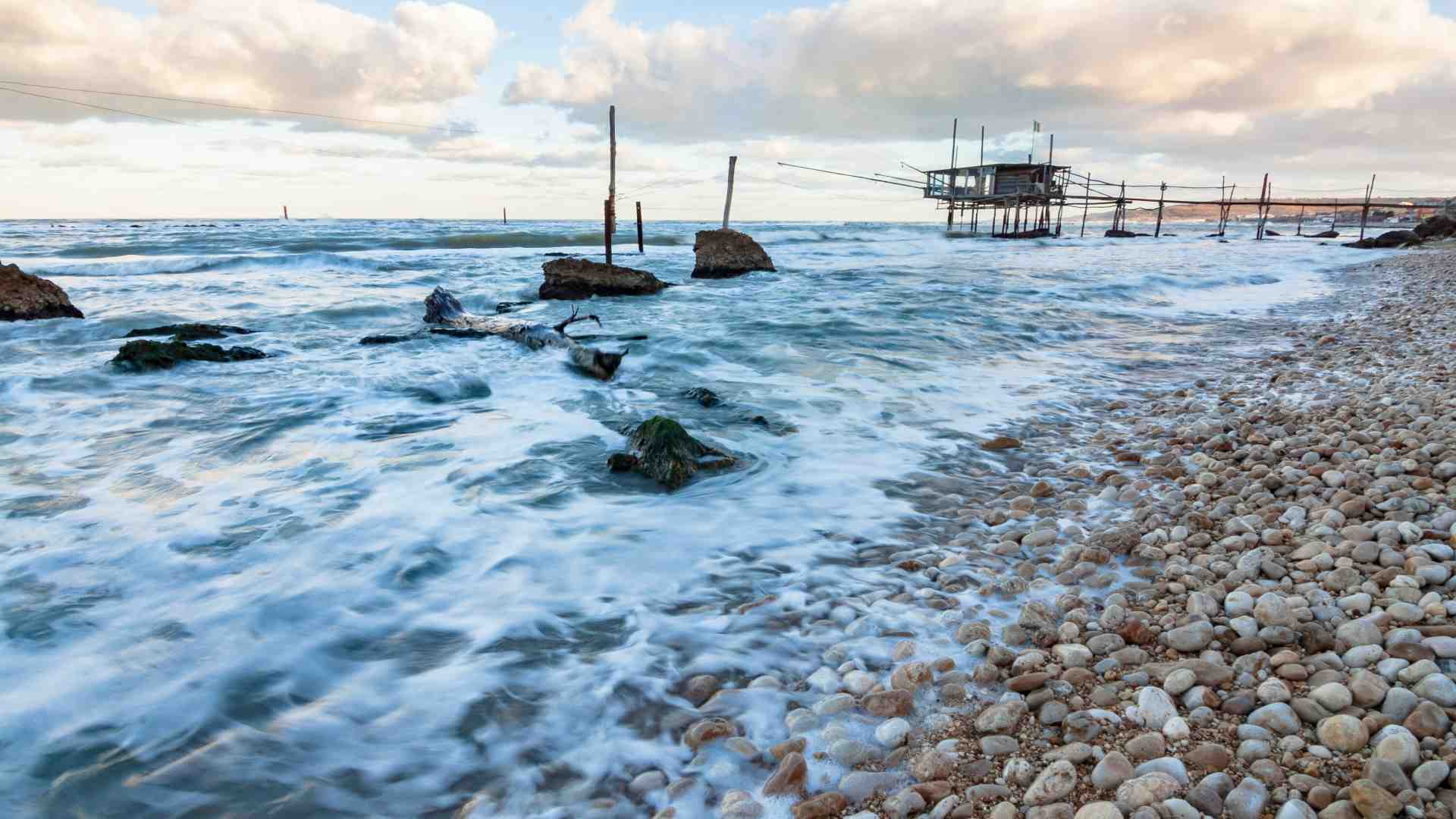 Contro il logorio della vita moderna, aggrapparsi agli arrosticini