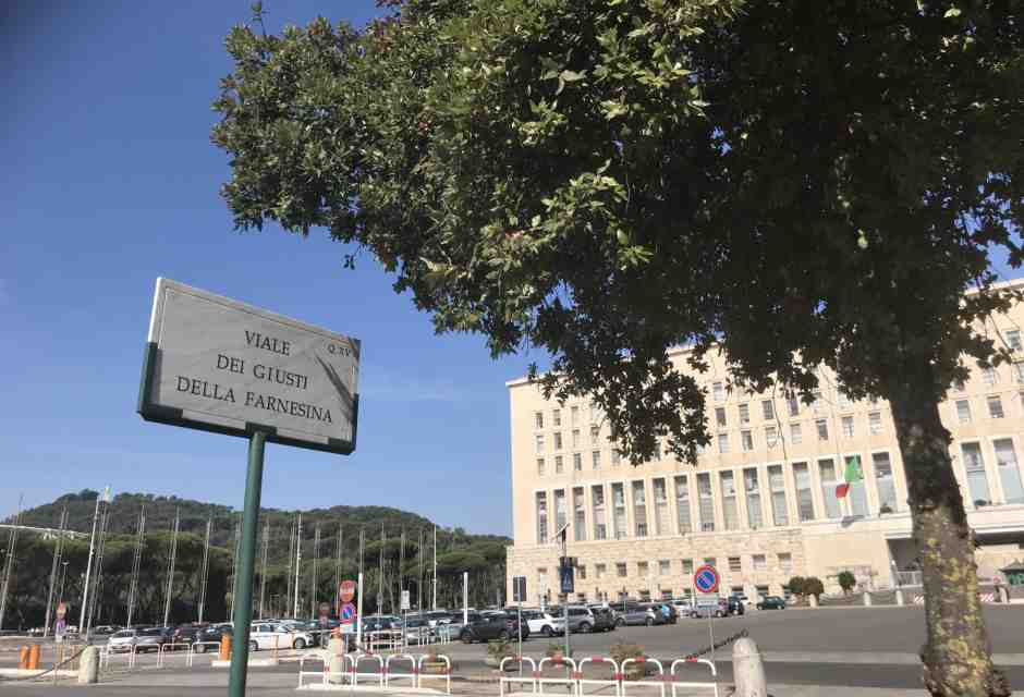 Nel Giardino dei Giusti, mai arresi a chi chiede di sventolare bandiera bianca