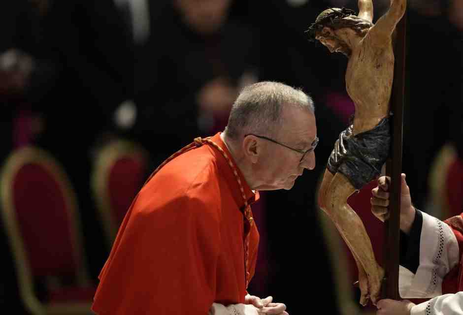 Parolin dice che a fermare la guerra dev'essere Mosca, non Kyiv (come ha detto il Papa)