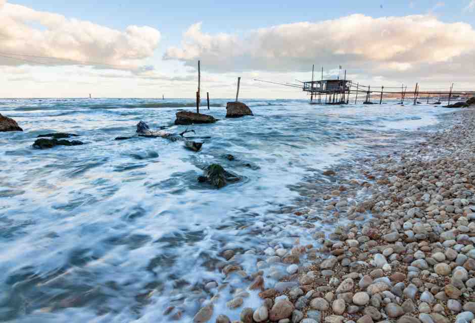 Contro il logorio della vita moderna, aggrapparsi agli arrosticini