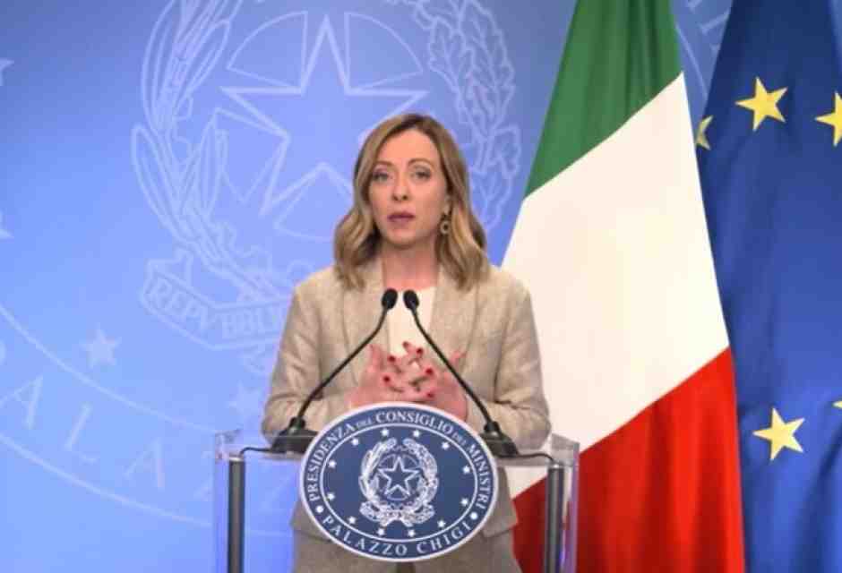 Meloni annuncia una nuova legge e un miliardo di euro per l'intelligenza artificiale