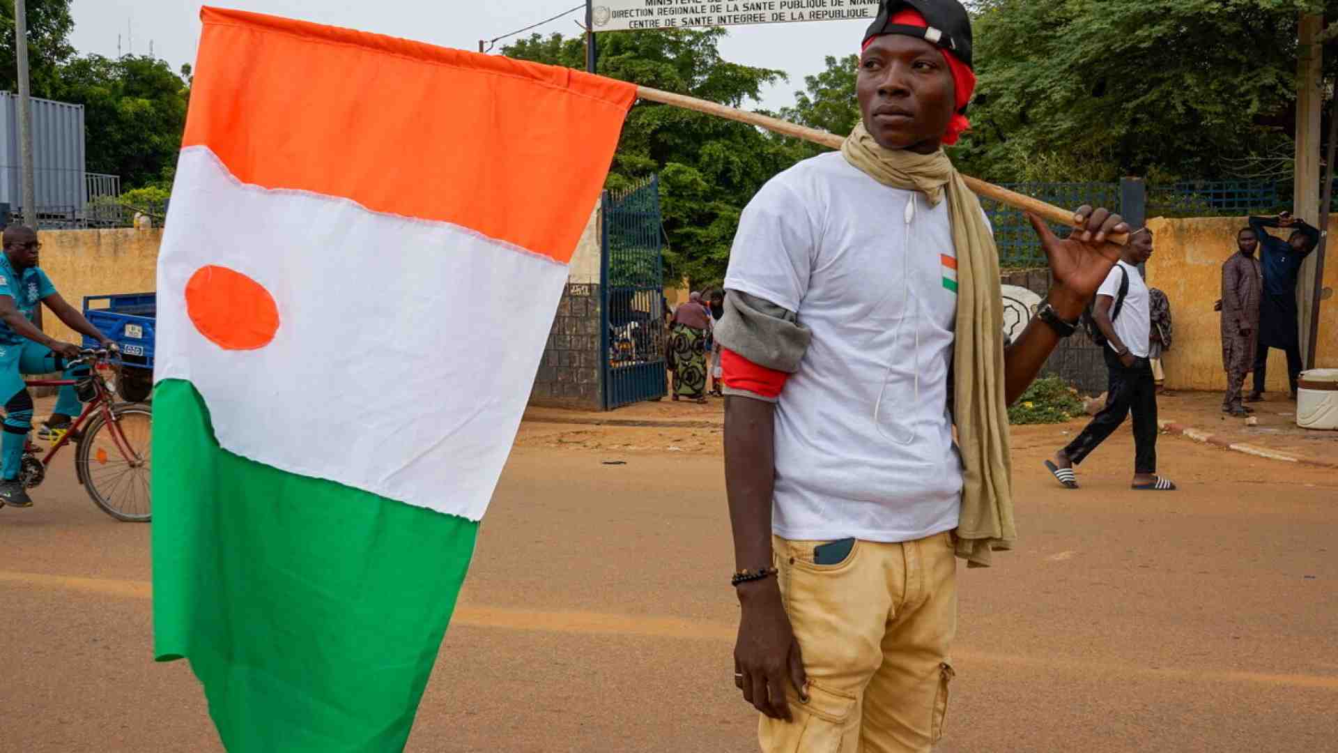 L’Italia si riprende il suo posto in Niger (e Macron s'offende)