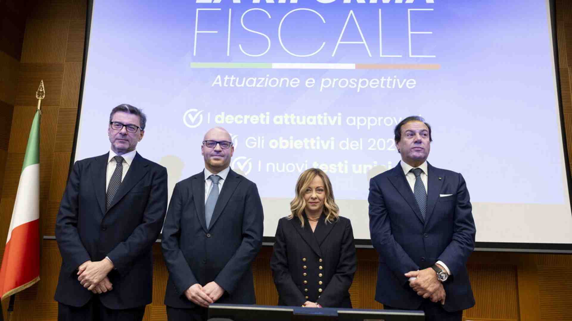 Meloni lancia "Italofisco" il tormentone per prendere voti al nord leghista