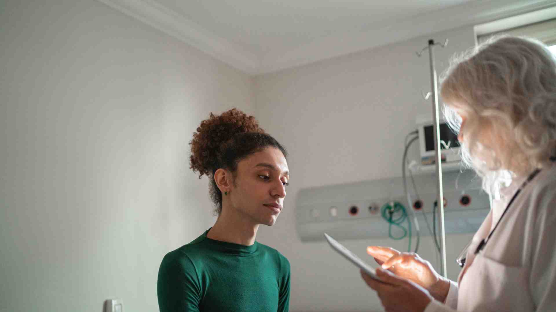 Il Regno Unito pensa davvero ai minori e mette al bando i puberty blocker