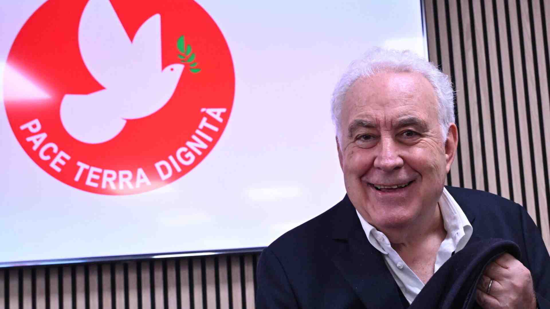 “Sull’Ucraina il Papa è l’unico leader da ascoltare”. Intervista a Michele Santoro