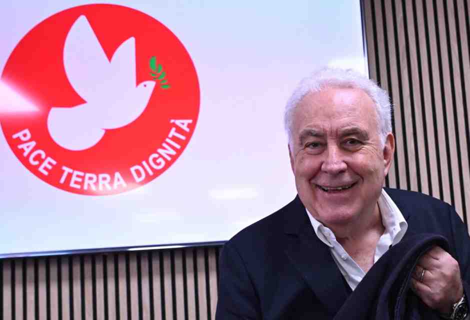 “Sull’Ucraina il Papa è l’unico leader da ascoltare”. Intervista a Michele Santoro