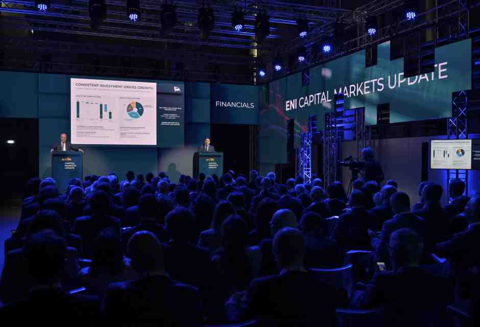 La sfida di Descalzi: la transizione energetica deve vivere di mercato non di sussidi