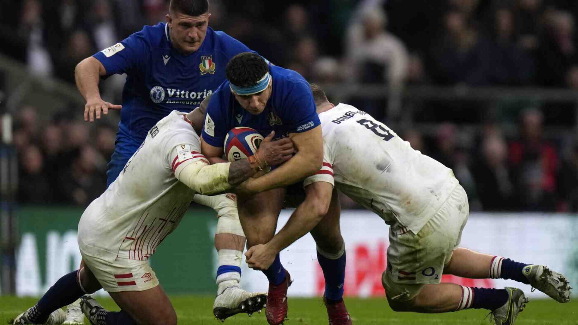 "Birra, salsiccia e canti. Il rugby inizia così". Intervista a Giacomo Nicotera