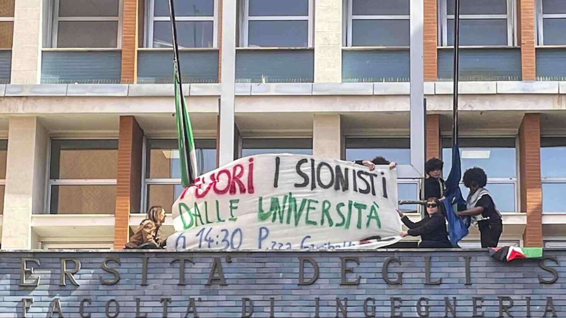 Dai contestatori di Molinari alla curva della Fiorentina: potere agli antisemiti