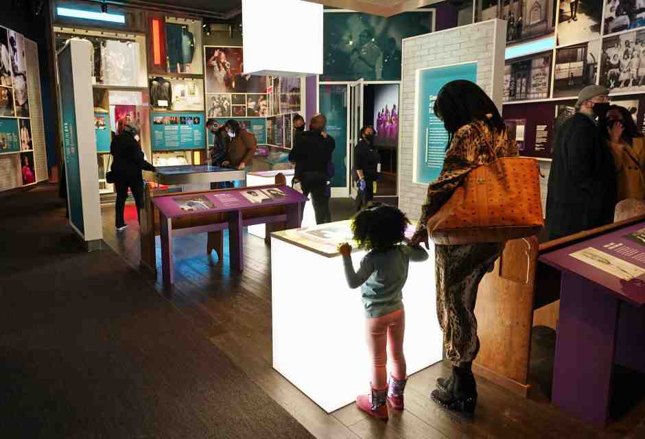 La correttezza politica sta paralizzando i musei in un’uniformità soffocante