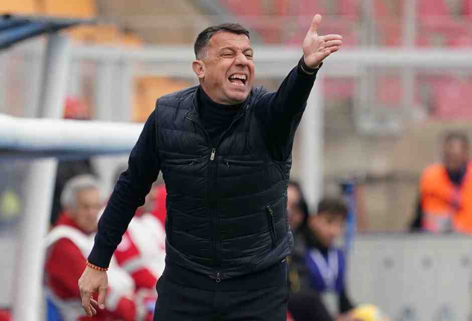 Roberto D'Aversa e l’inquietudine dell’ego