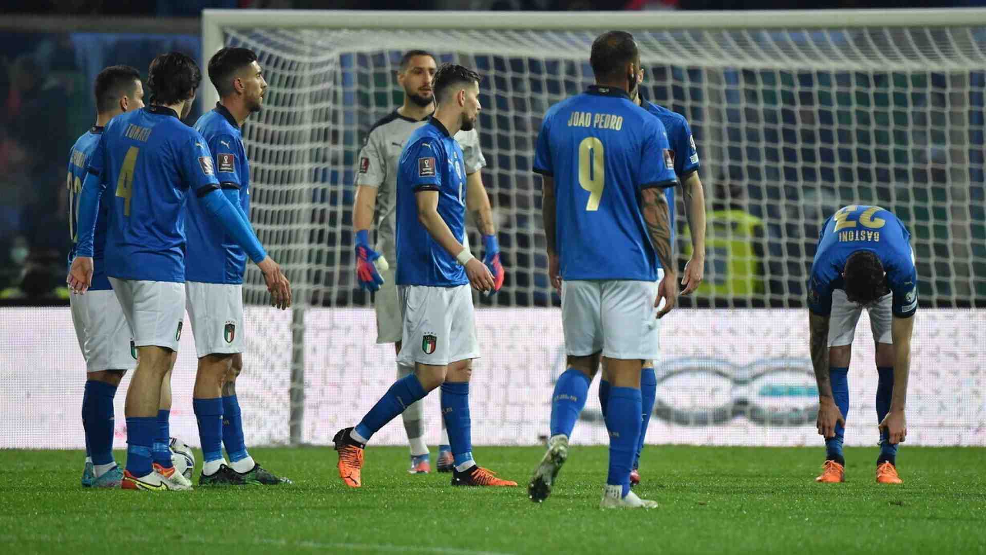 Dio, calcio e famiglia: si fa politica anche con le maglie per gli Europei