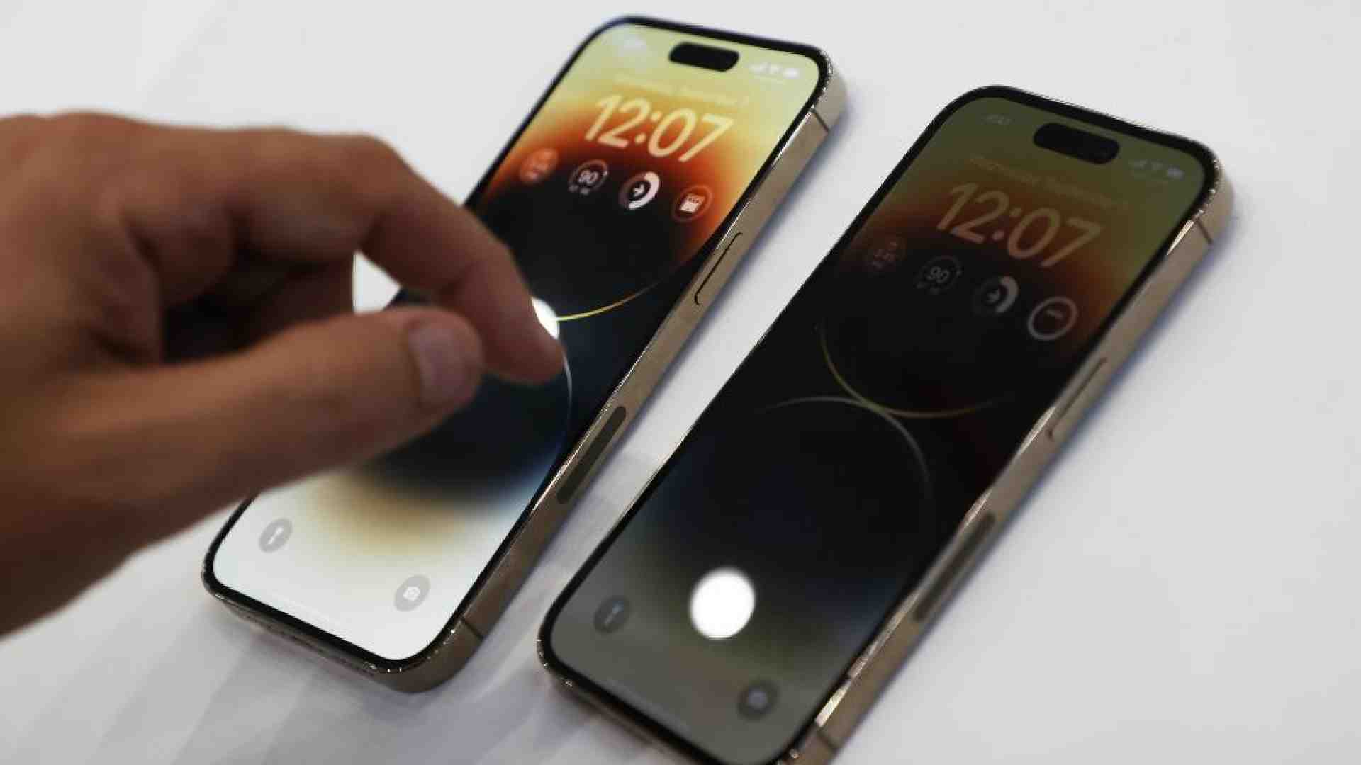 Apple in trattative con Google. Cosa sappiamo del controllo dell'AI