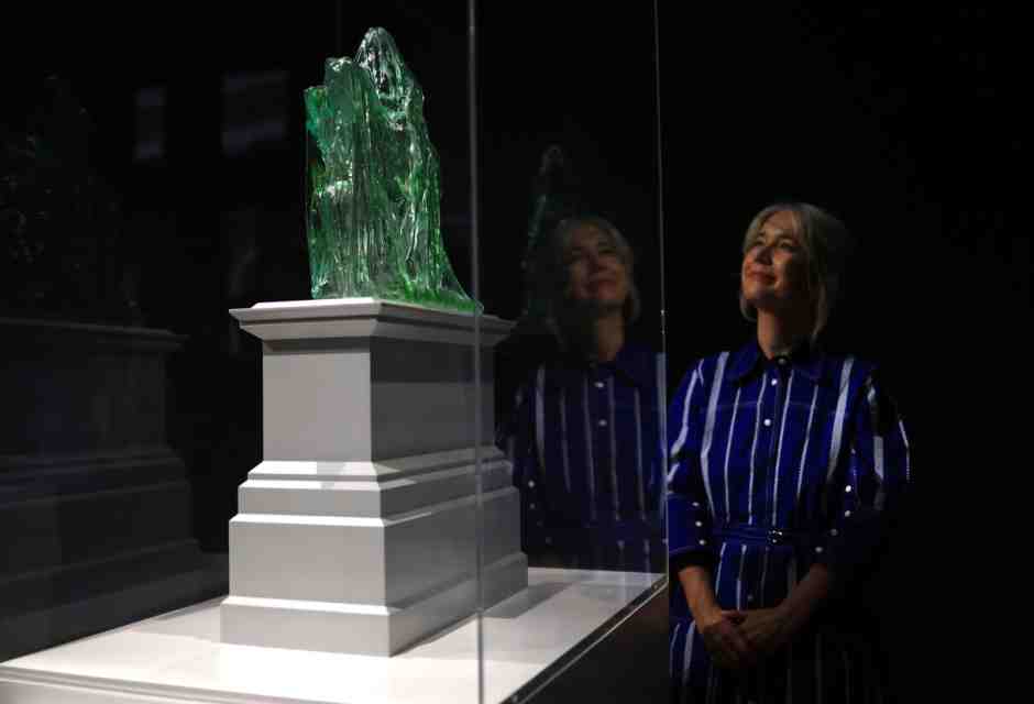 L'epoca dell'arte che non dice nulla perché ha paura di tutto