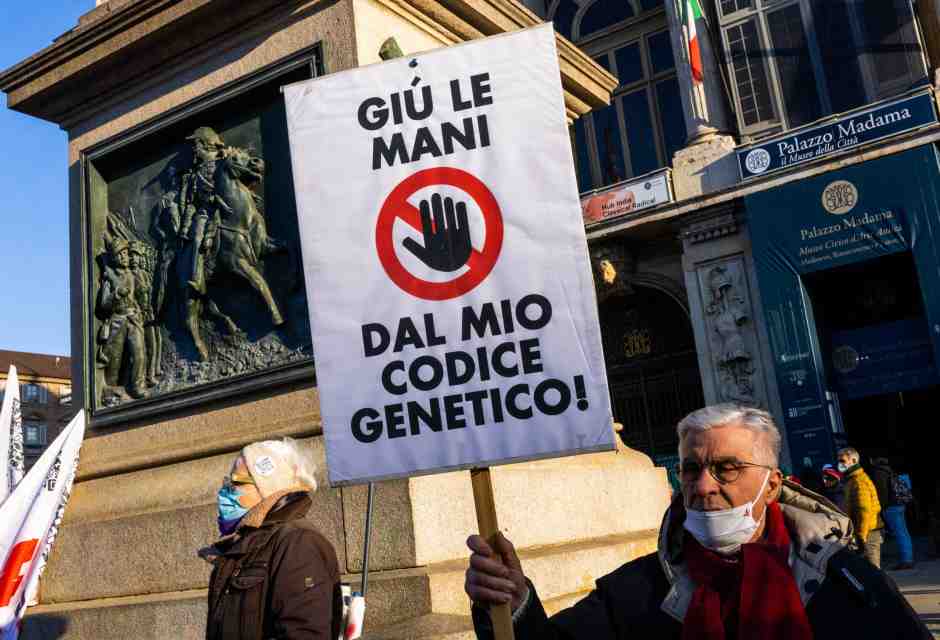 Chi non accelera è perduto: viaggio tra i misteri e i piaceri del complottismo