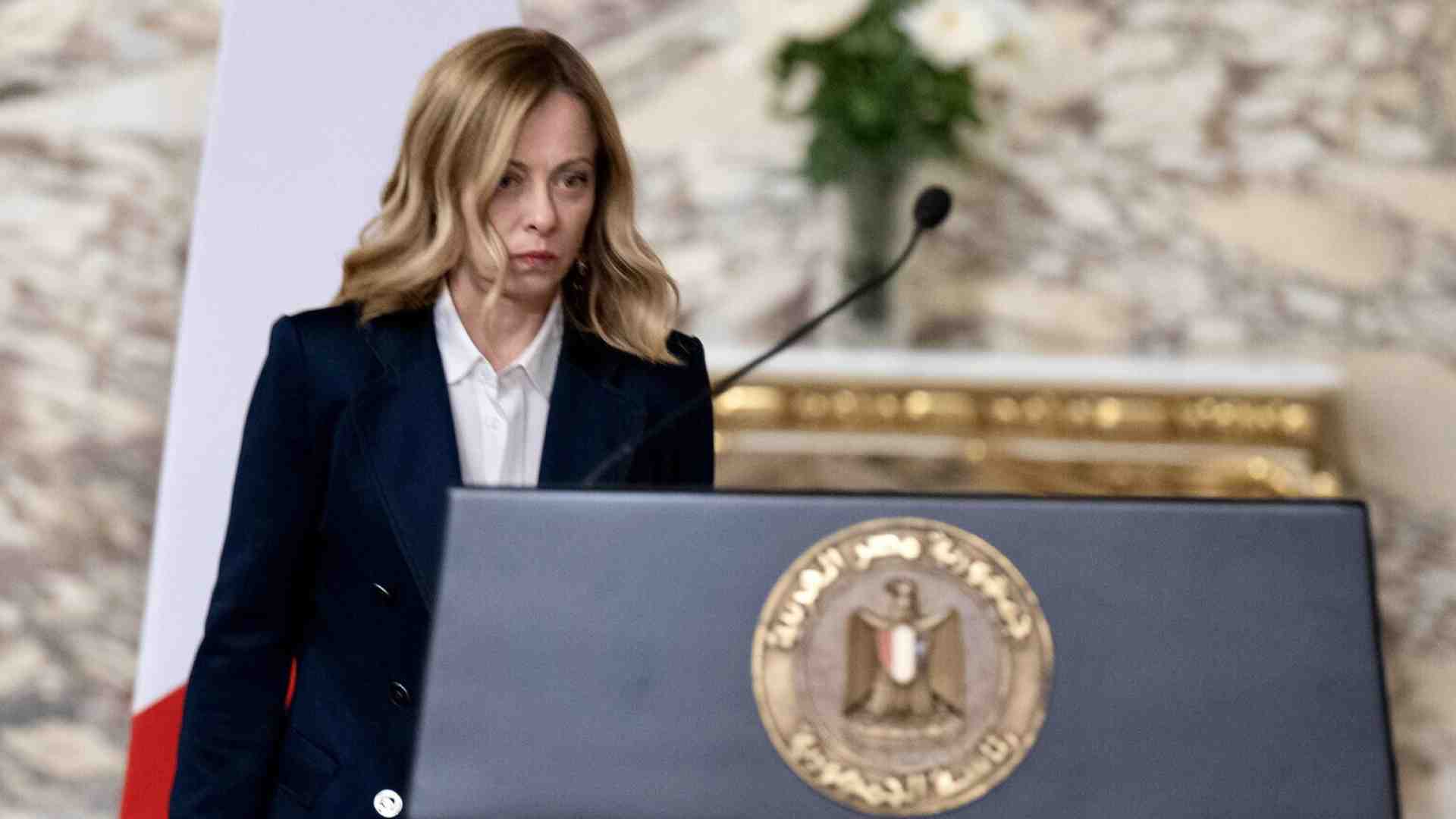 Come fa un paese indebitato come l’Italia a non terrorizzare i mercati?