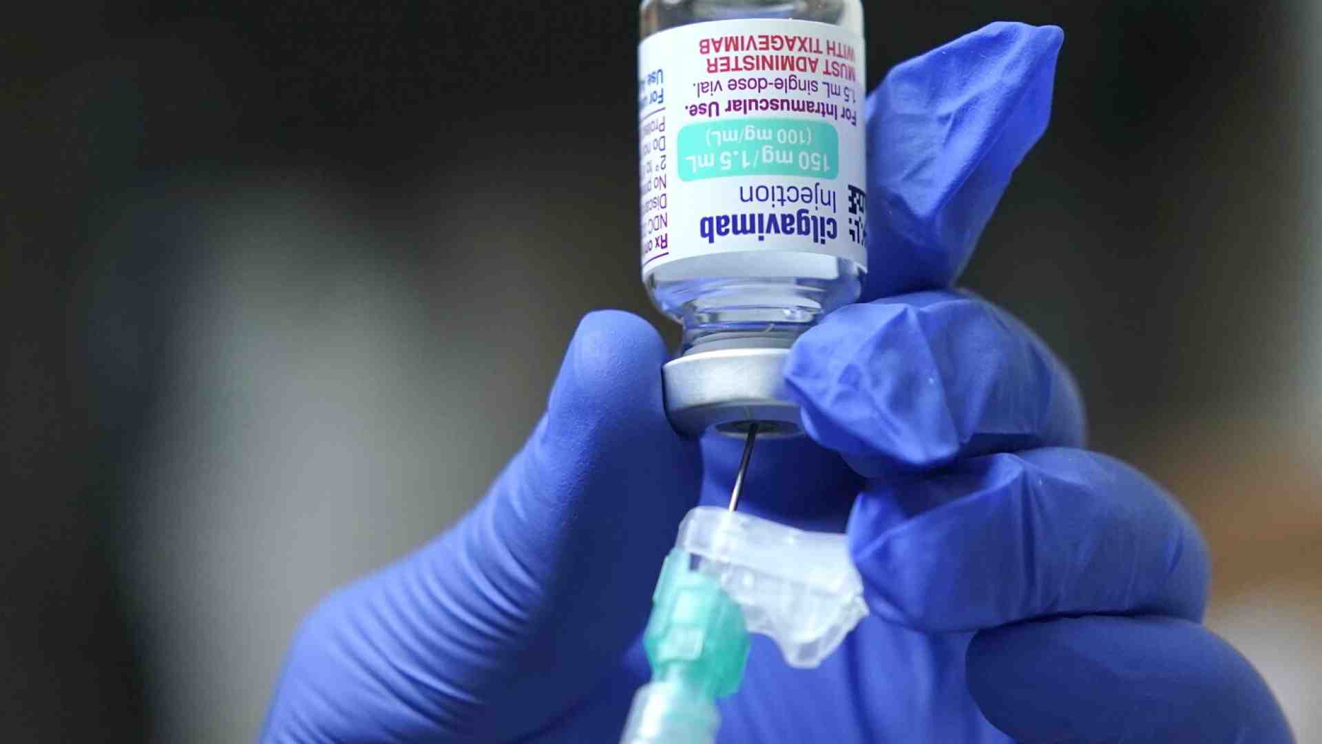 Meloni rimuove i vaccini. Ed è grave