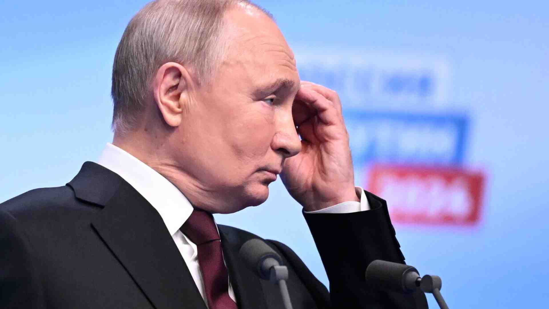 Nella simulazione di elezioni, Putin è apprendista di Mussolini