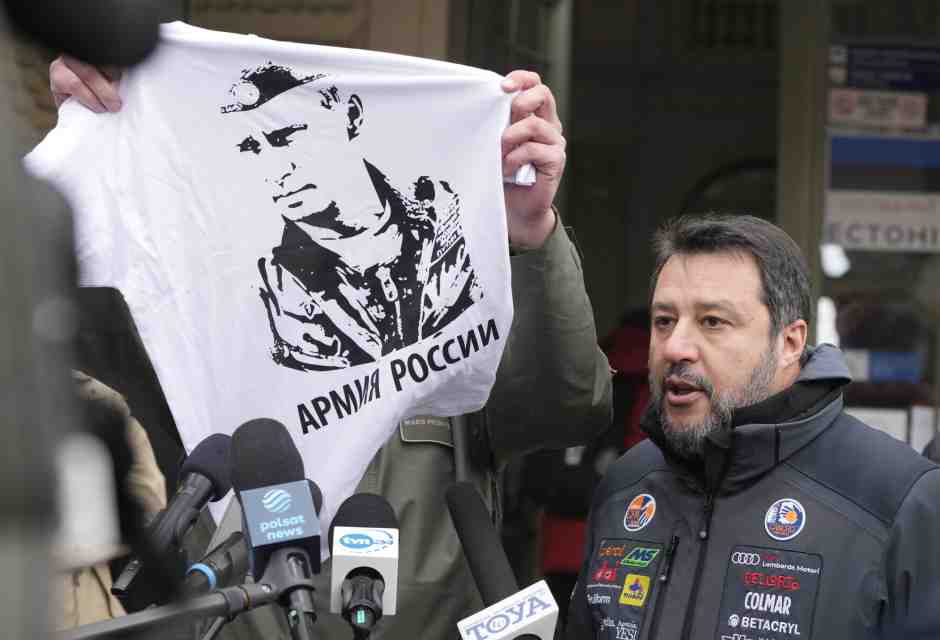 Il Ppe striglia Salvini: "Si vergognerà delle sue parole sulla vittoria di Putin"