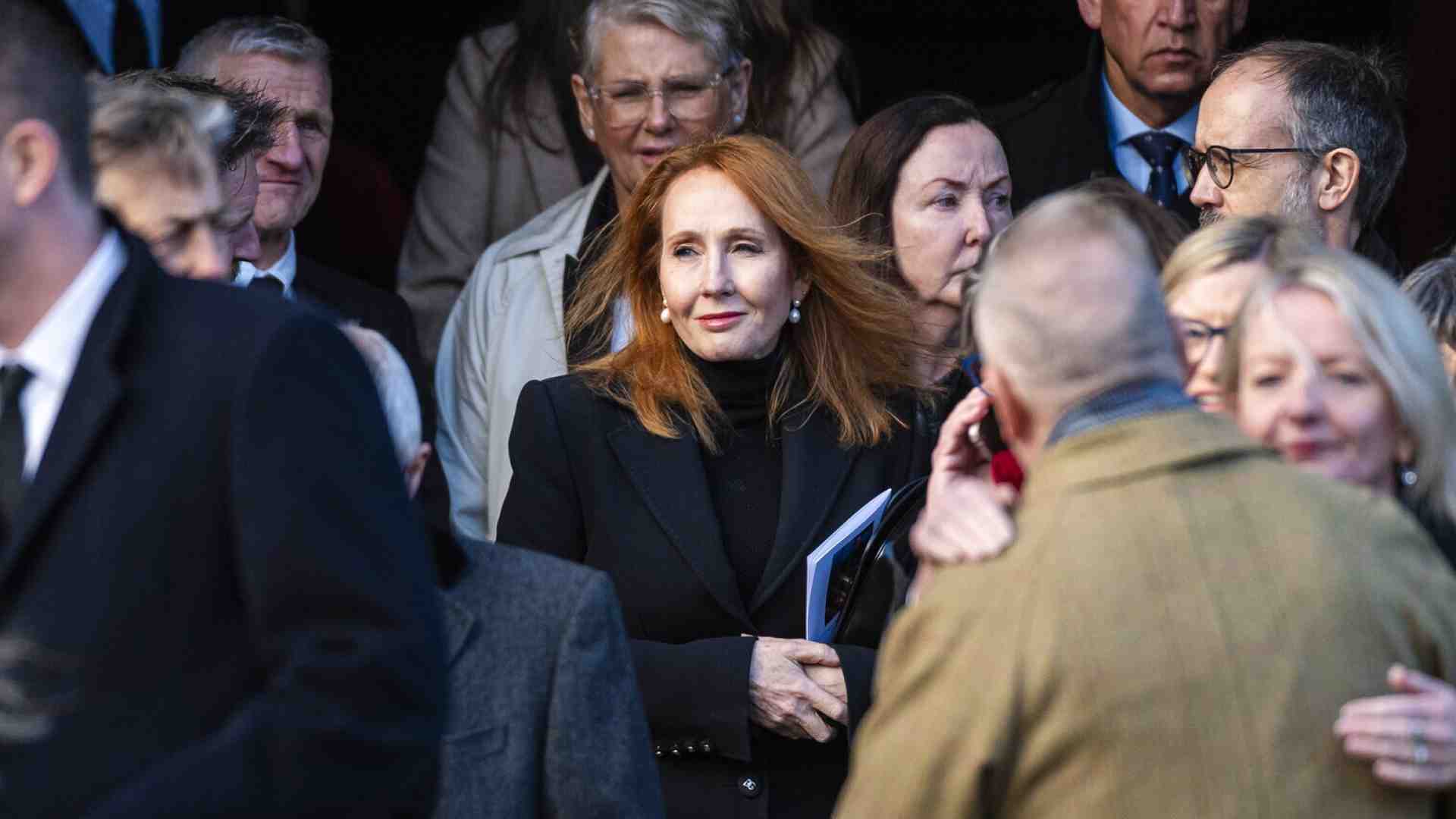 “A man is a man”. Rowling non si piegherà al bavaglio del gender