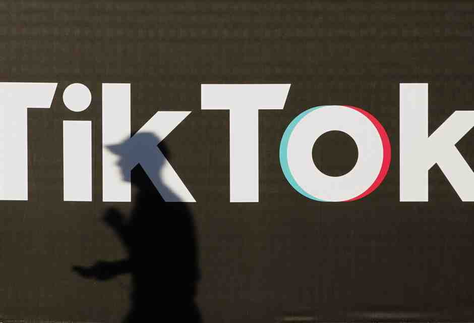 Il rischio disinformazione su TikTok, dove spopolano i candidati di destra alle europee