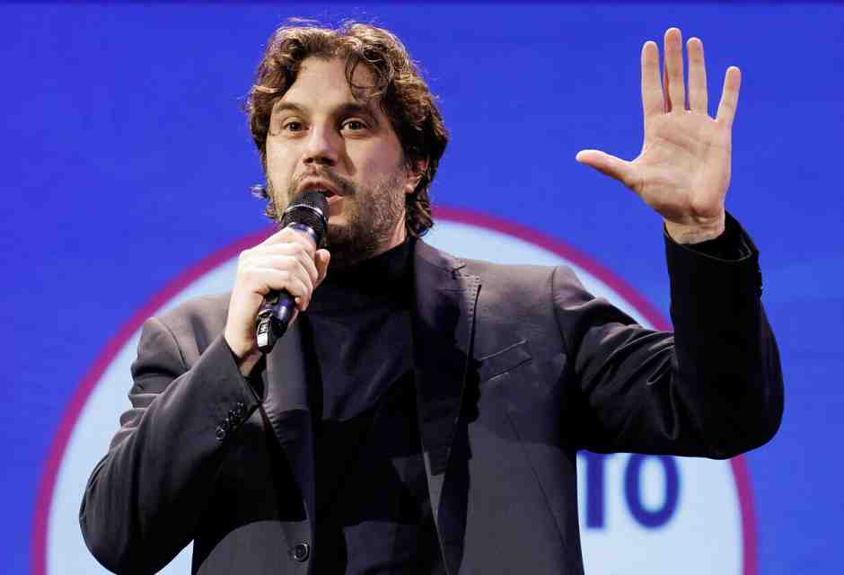 Silvestri rompe il silenzio M5s su Putin: “Quello in Russia non è stato un voto, ma propaganda”