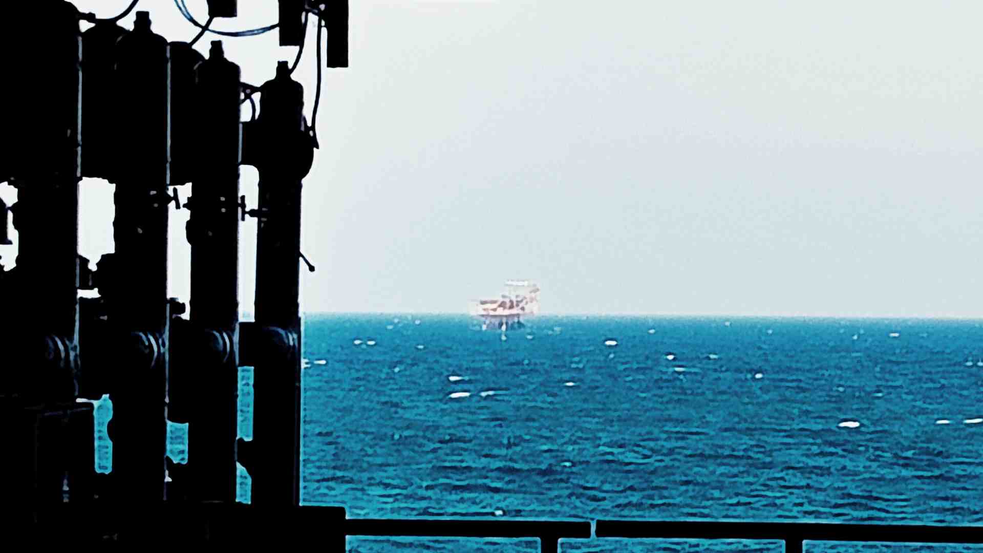 Così in Adriatico si estrae il petrolio italiano: viaggio sulla piattaforma Rospo Mare B