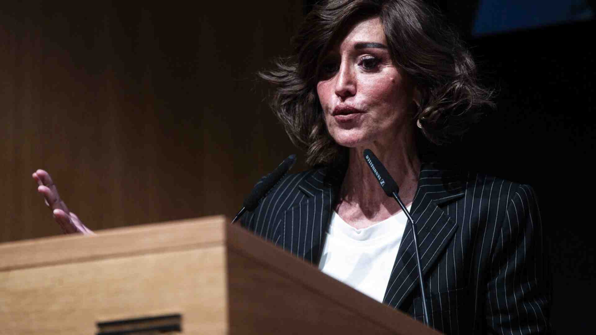 L'appello del ministro Bernini dopo l'incontro con i rettori: "Basta violenza"