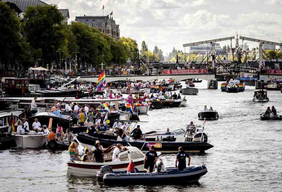 Stanno trasformando Amsterdam nella capitale del puritanesimo