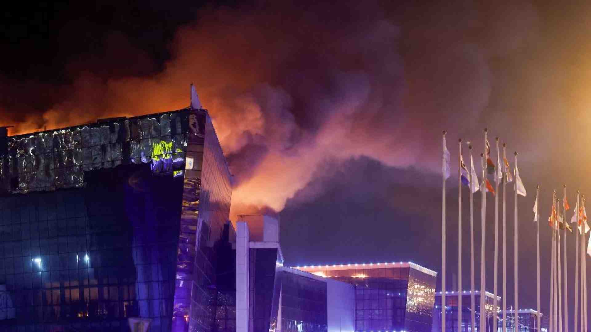 Mosca, strage al teatro: 143 morti, decine di feriti. «Presi i killer»