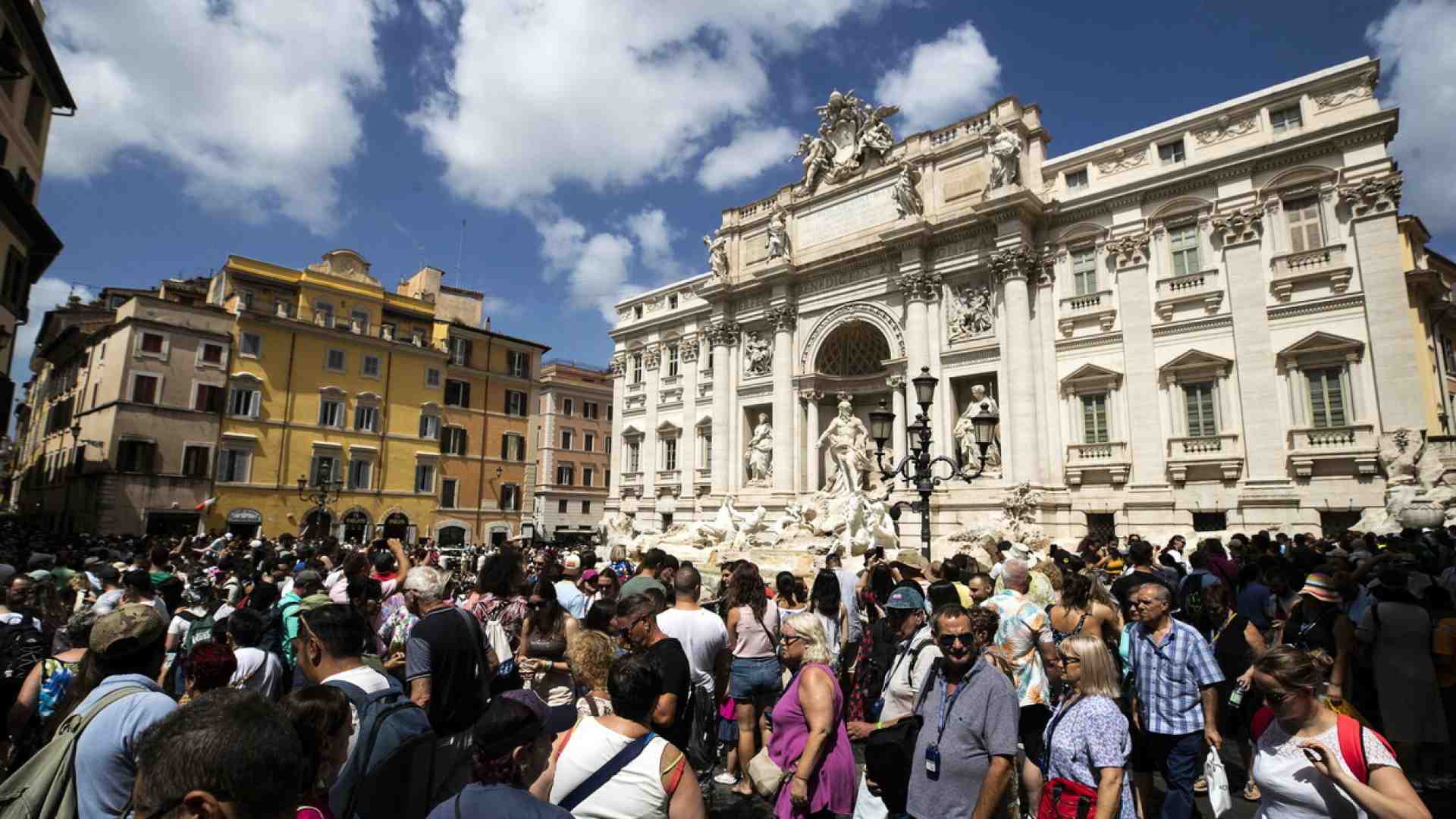 Roma affollata e il lusso di generazioni passate