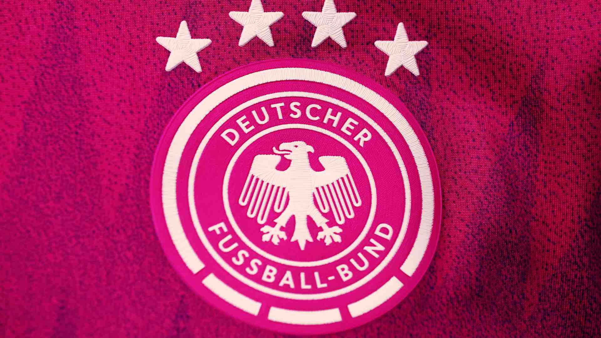 La Germania cambia maglia. Dopo 70 anni si separa da Adidas