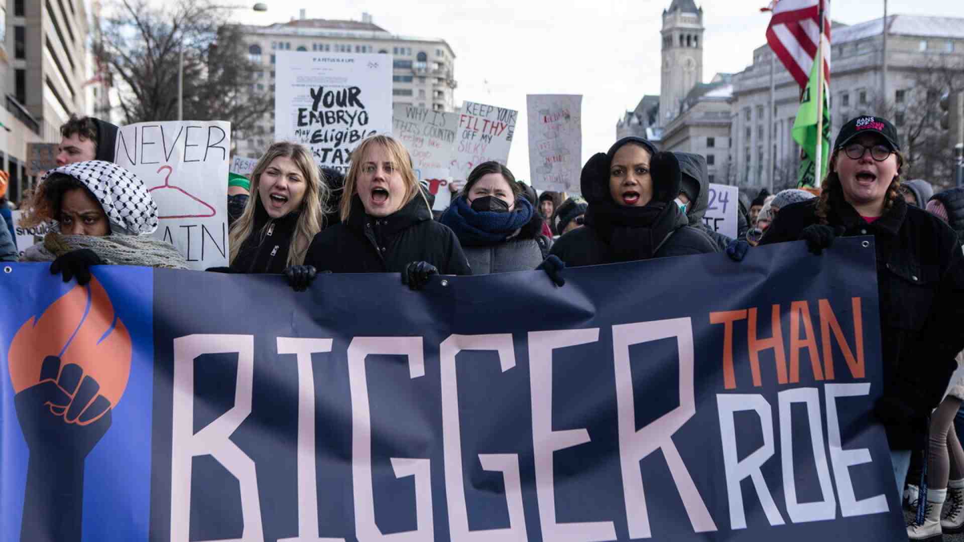 Negli Stati Uniti l’aborto è entrato in una fase incandescente da Far West