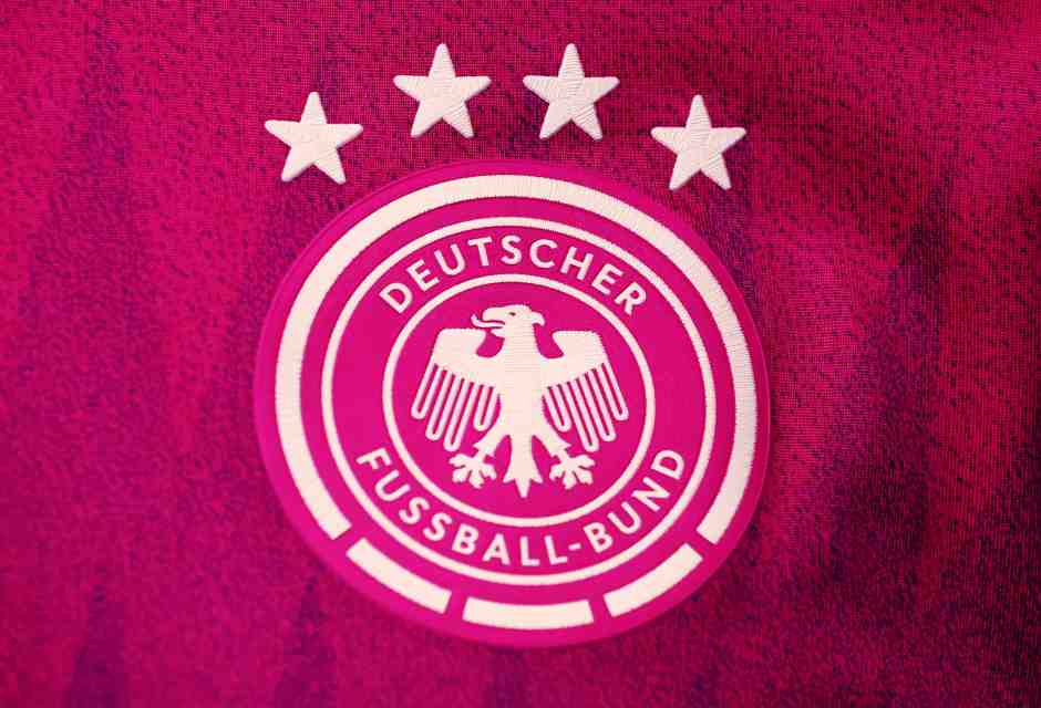 La Germania cambia maglia. Dopo 70 anni si separa da Adidas