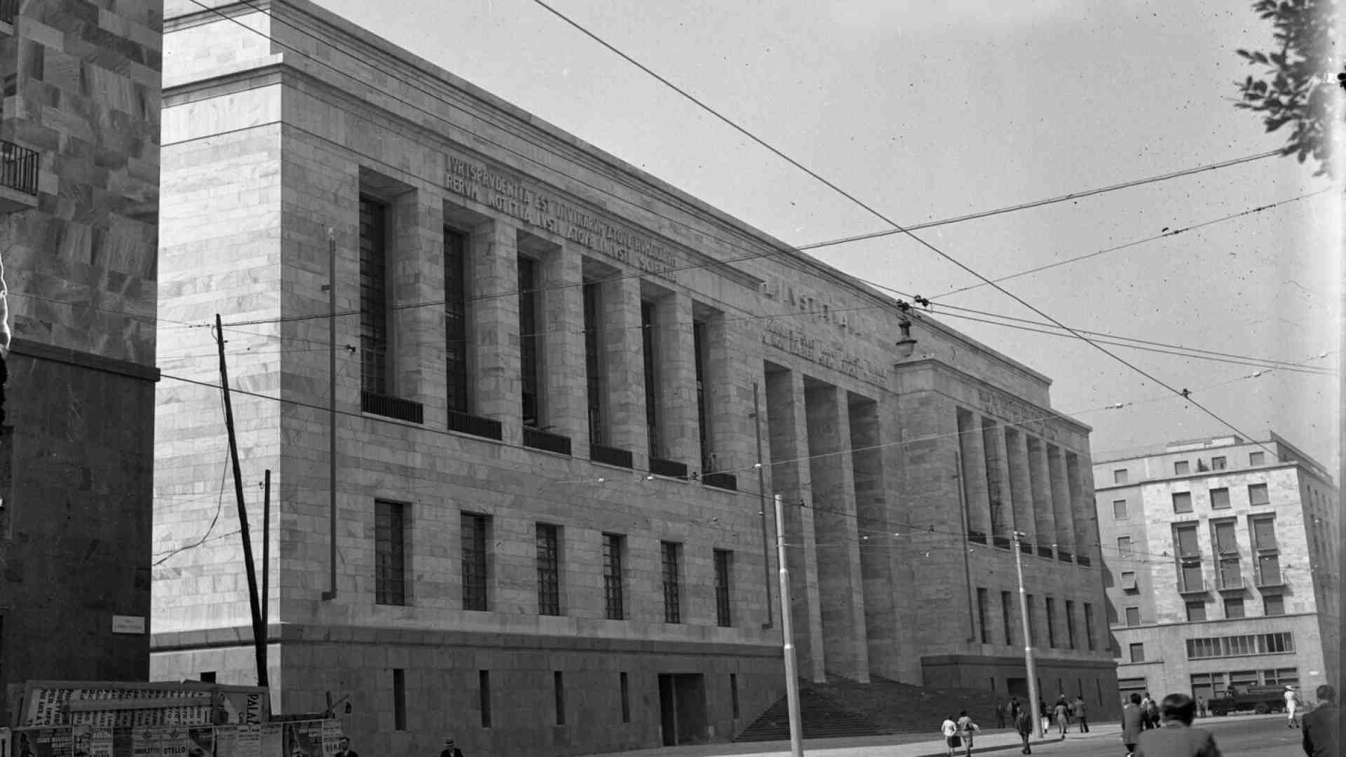 Conoscere l'arte e la cultura nel Ventennio. Un volume monumentale