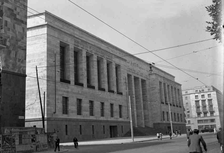 Conoscere l'arte e la cultura nel Ventennio. Un volume monumentale